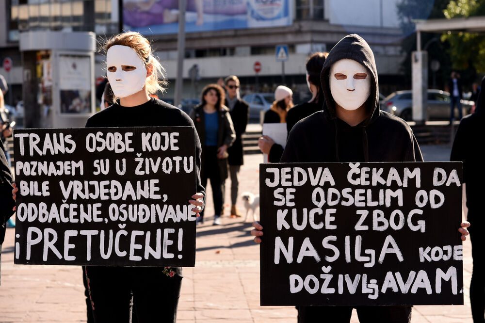 Performans mladih trans osoba u Podgorici, Foto: Boris Pejović