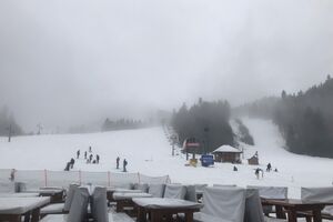 Kiša i magla na otvaranju ski sezone, ali solidna posjeta