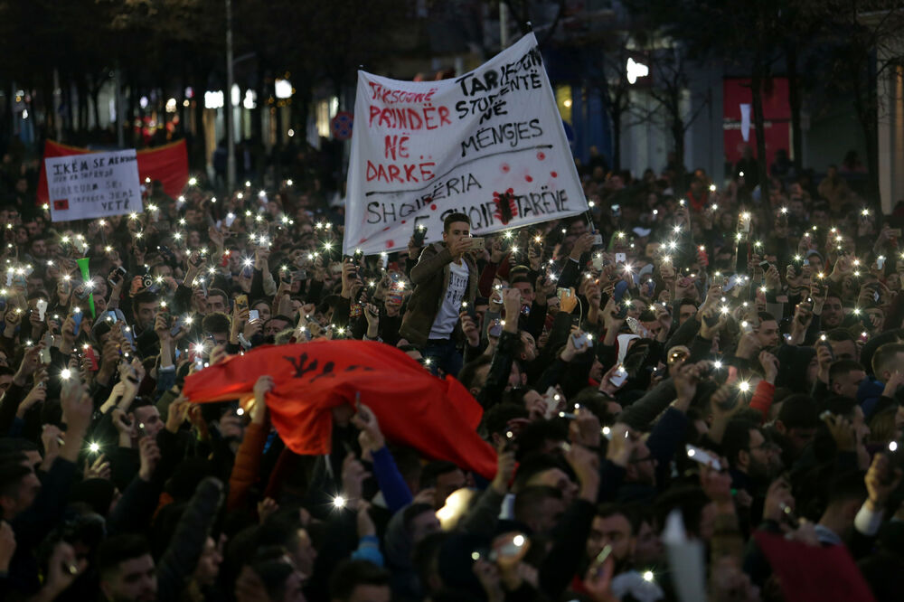 Sa protesta u tirani, Foto: Reuters