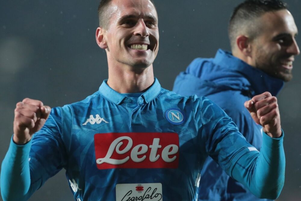 Majstorija iz slobodnog udarca: Arkadijuš Milik, Foto: Twitter