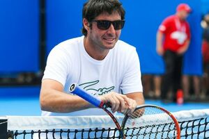 Grožan vodi Francusku