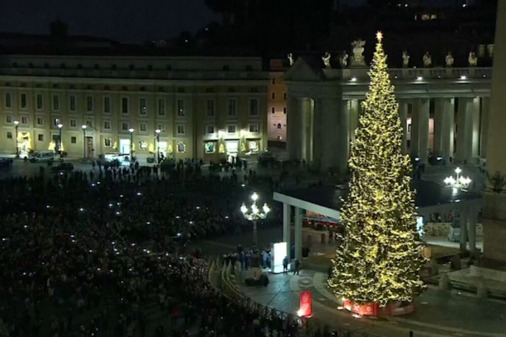 Trgovi sijaju ovih dana, Foto: Screenshot (AP)