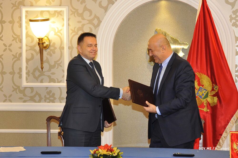 Smanjen prostor kockarskim lobijima da utiču: Kazimir i Radunović, Foto: V.Tomović/gov.me