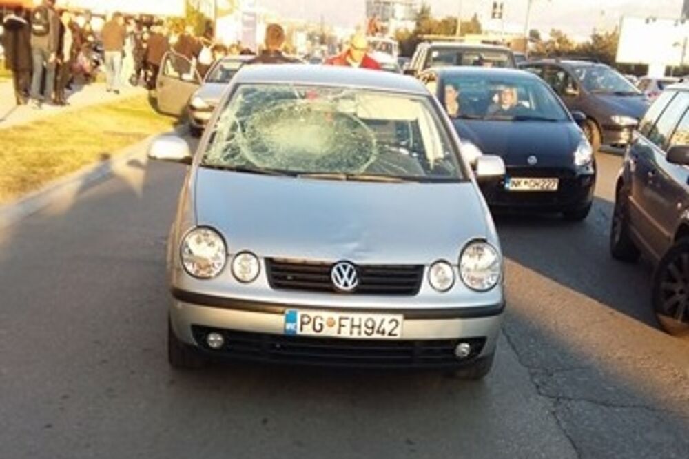 Vozilo kojim je dijete udareno, Foto: Čitalac Vijesti