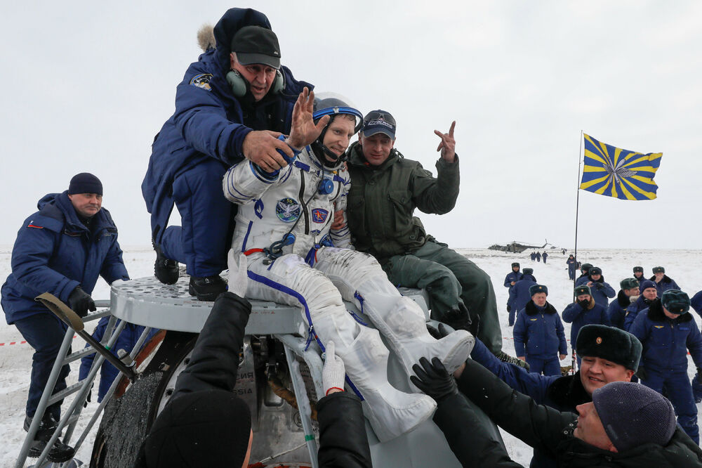 Ruska kapsula Sojuz sletjela u snijegom prekrivenu kazahstansku stepu, Foto: Reuters