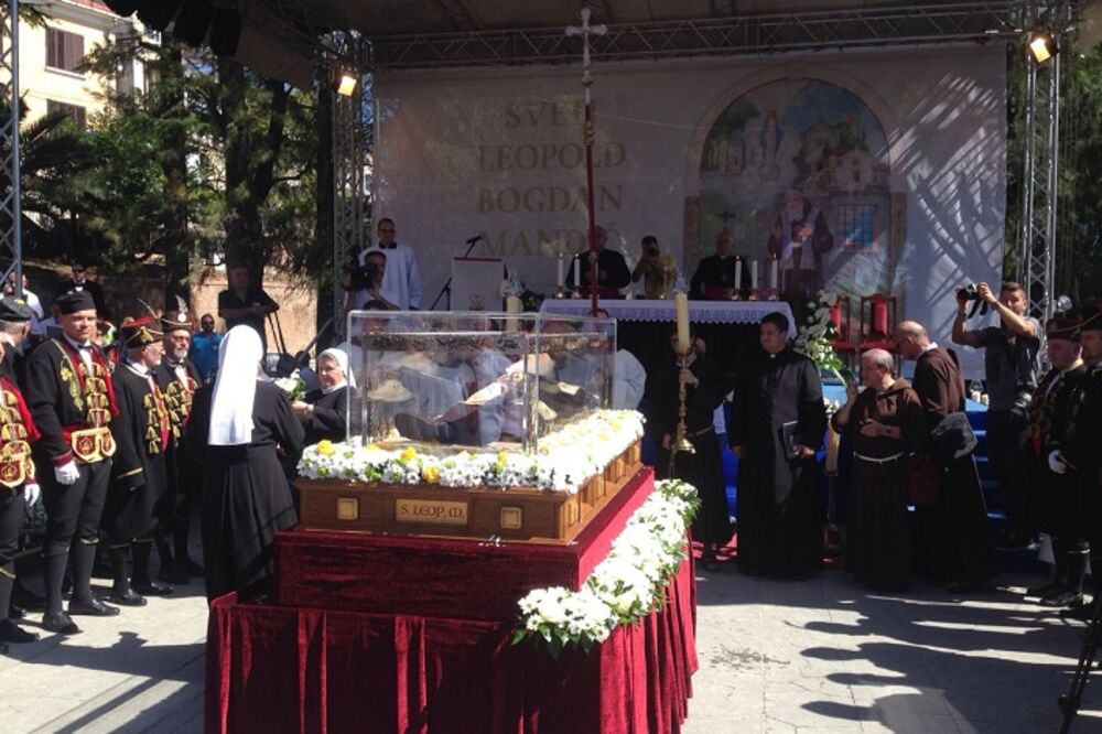 Sa liturgije dočeka, Foto: Opština Herceg Novi