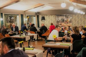 Raj za hedoniste u srcu Budve privukao i Nikolu Đurička, Voju...