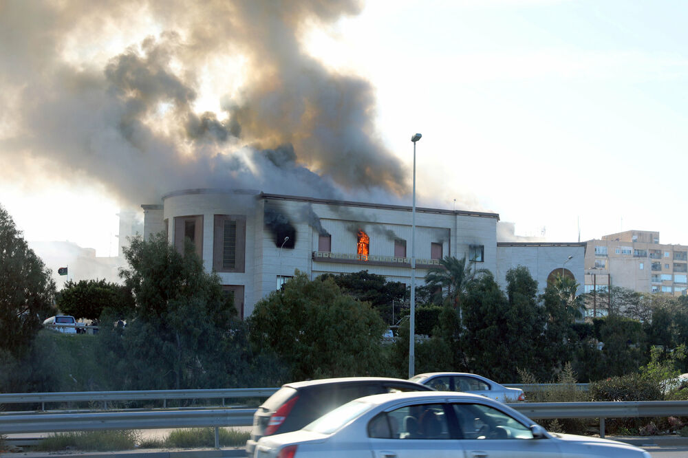 Dim u zgradi ministarstva, Foto: Reuters