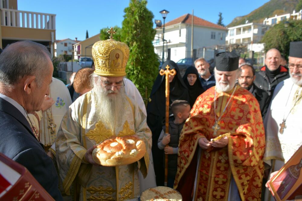 Mitropolit Amfilohije danas u Đenovićima, Foto: Mitropolija.com