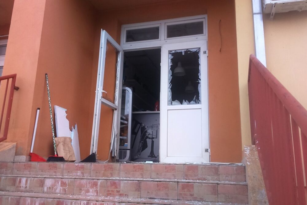 Ulaz u lokal, Foto: Svetlana Mandić