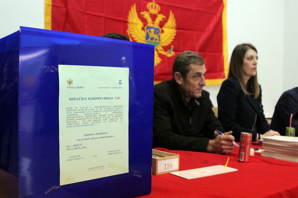 Sa lokalnih izbora u Tuzima održanim 2017., Foto: Filip Roganović