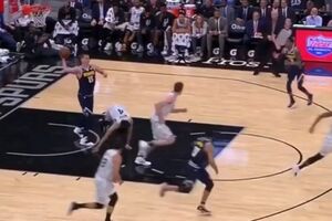 Nikola Jokić u ulozi kvoterbeka