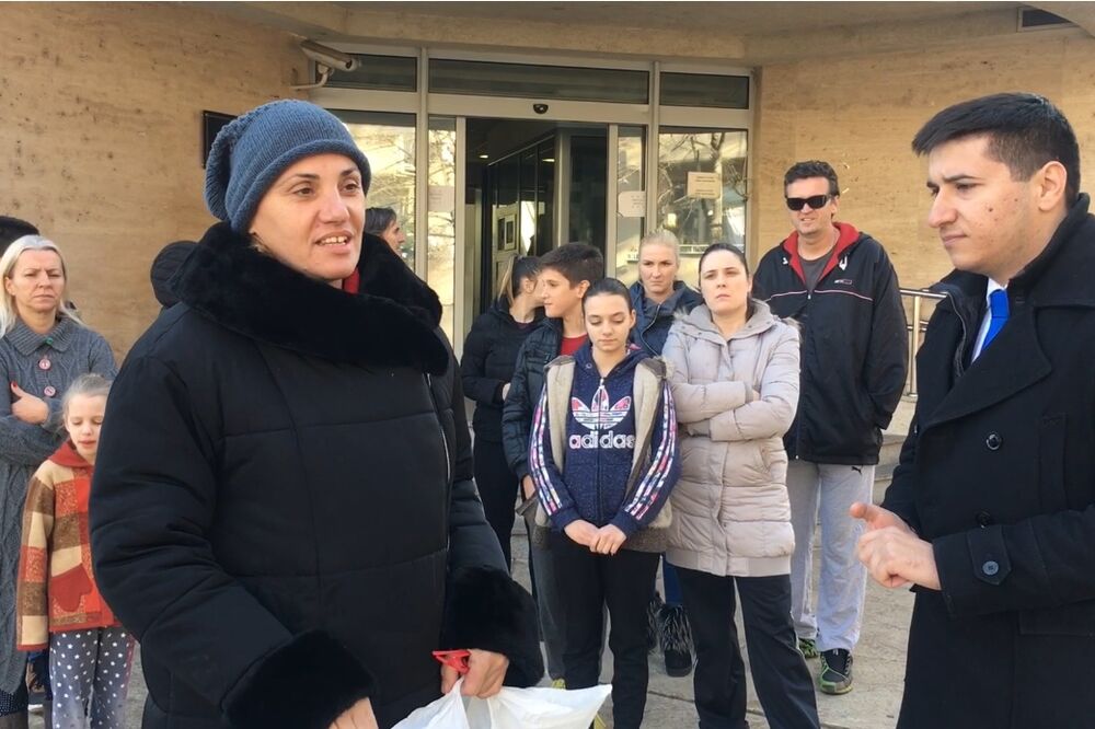 Porodica Đurišić ispred CB Podgorica, Foto: Prava Crna Gora