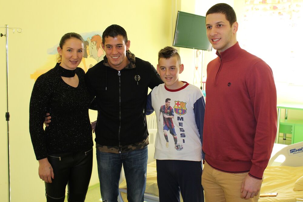 Milena Raičević, Srđan Mrvaljević i Nikola Ivanović u posjeti Dječjoj bolnici, Foto: COK