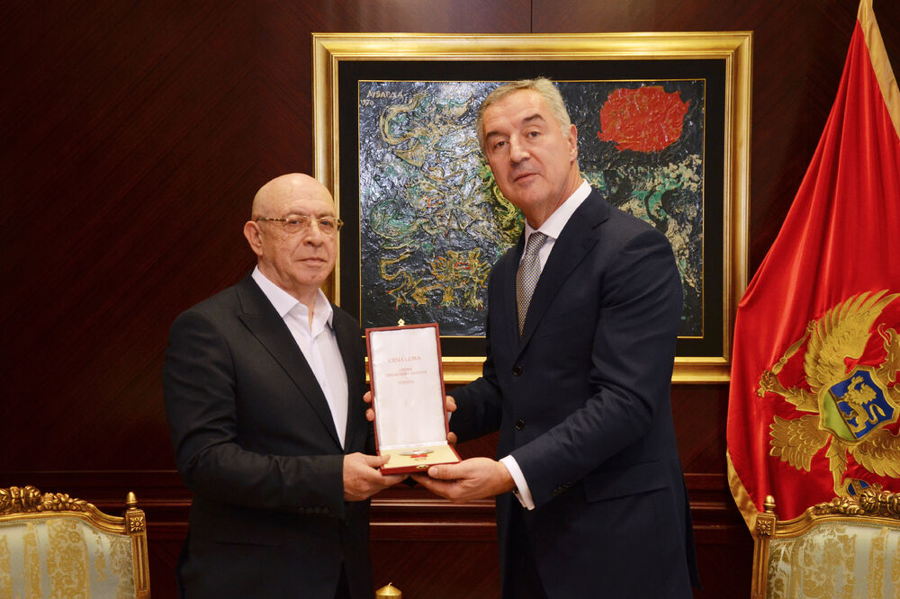 Krivokapić i Đukanović na uručenju danas, Foto: Služba za informisanje predsjednika CG