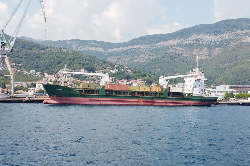 Brod Astro u Bijeloj, Foto: Siniša Luković