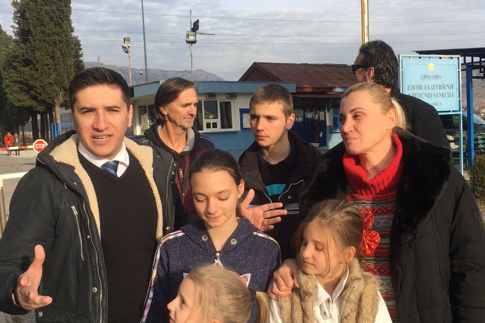 Dajković i Đurišić ispred ZIKS, Foto: Prava Crna Gora