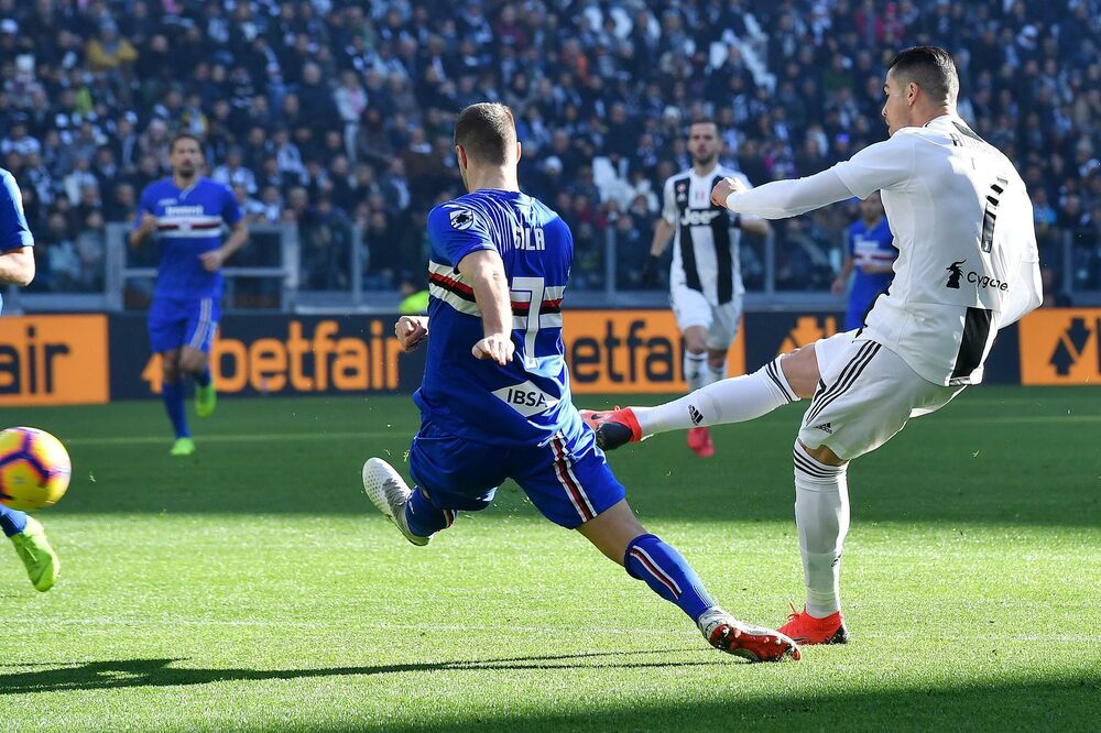 Kristijano Ronaldo postiže prvi gol za Juventus, Foto: ANSA/BETA/AP