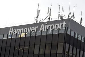 Obustavljeni letovi na aerodromu u Hanoveru: Muškarac kolima...