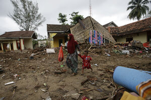 Indonezija: Broj žrtava cunamija porastao na 437, a povrijeđenih...