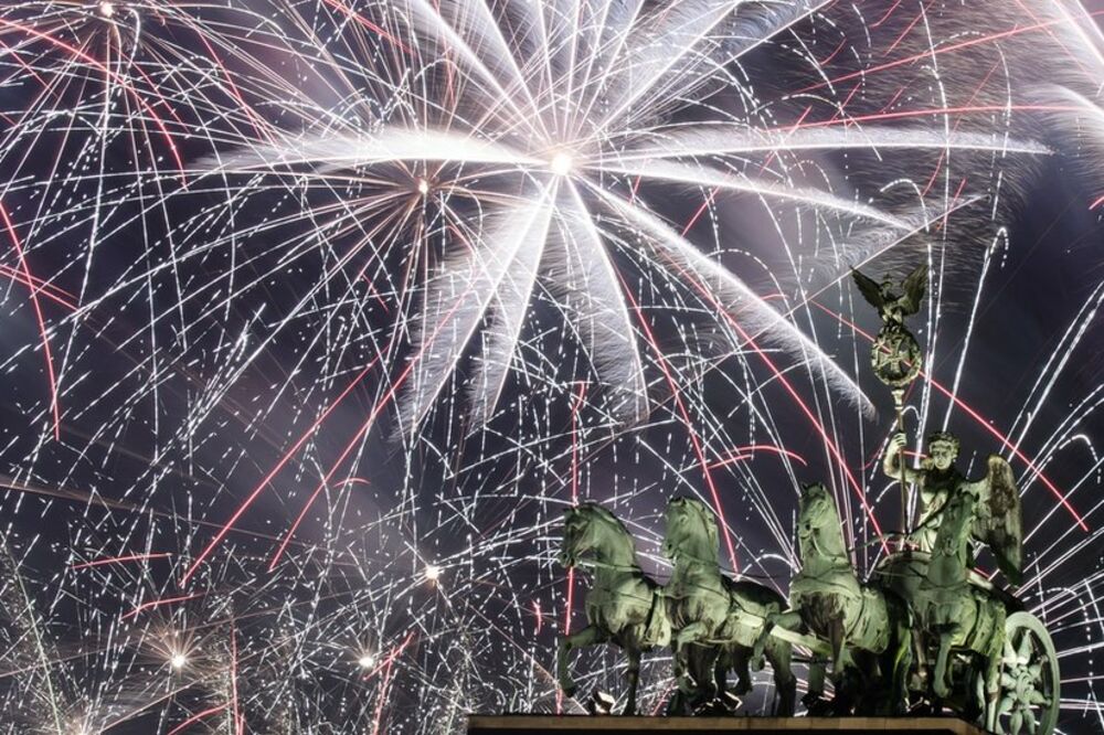 Vatromet nad Brandenburškom kapijom u Berlinu, Foto: EPA