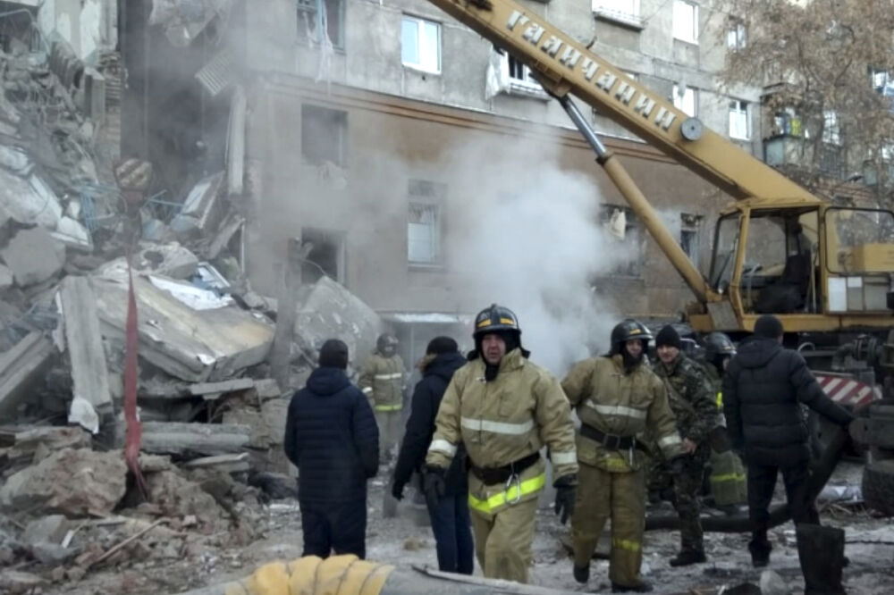 Ruševina zgrade u Magnitigovsku, Foto: Beta/AP
