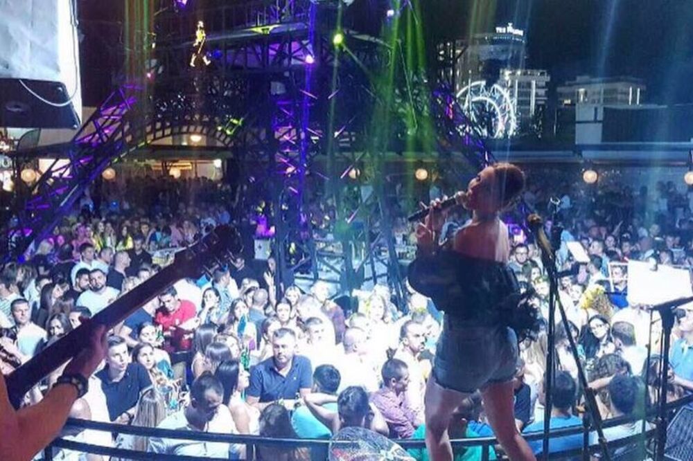 Odlazi u prošlost: Otvoreni šank “Paris”, Foto: Vuk Lajović