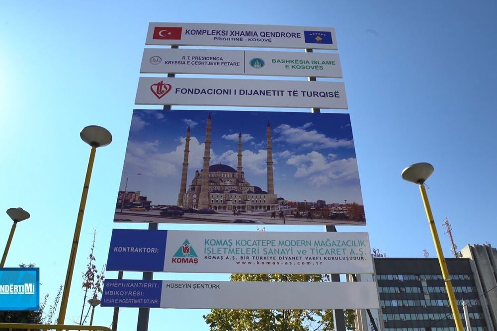 Neki negoduju zbog onoga što vide kao simbol dominirajućeg uticaja Turske, Foto: Ndertimi.info