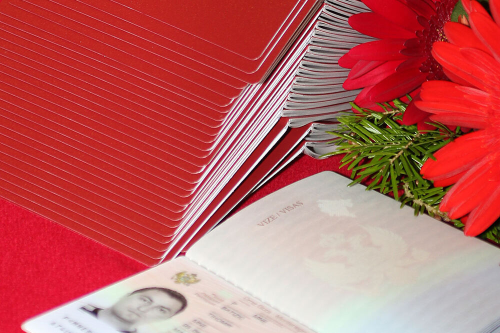 Prijavljivanje do 1. februara: Crnogorski pasoši, Foto: Arhiva Vijesti