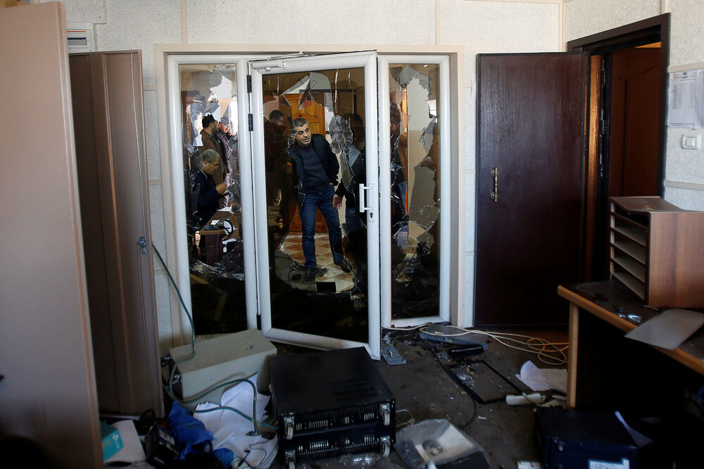 Redakcija nakon upada, Foto: Reuters