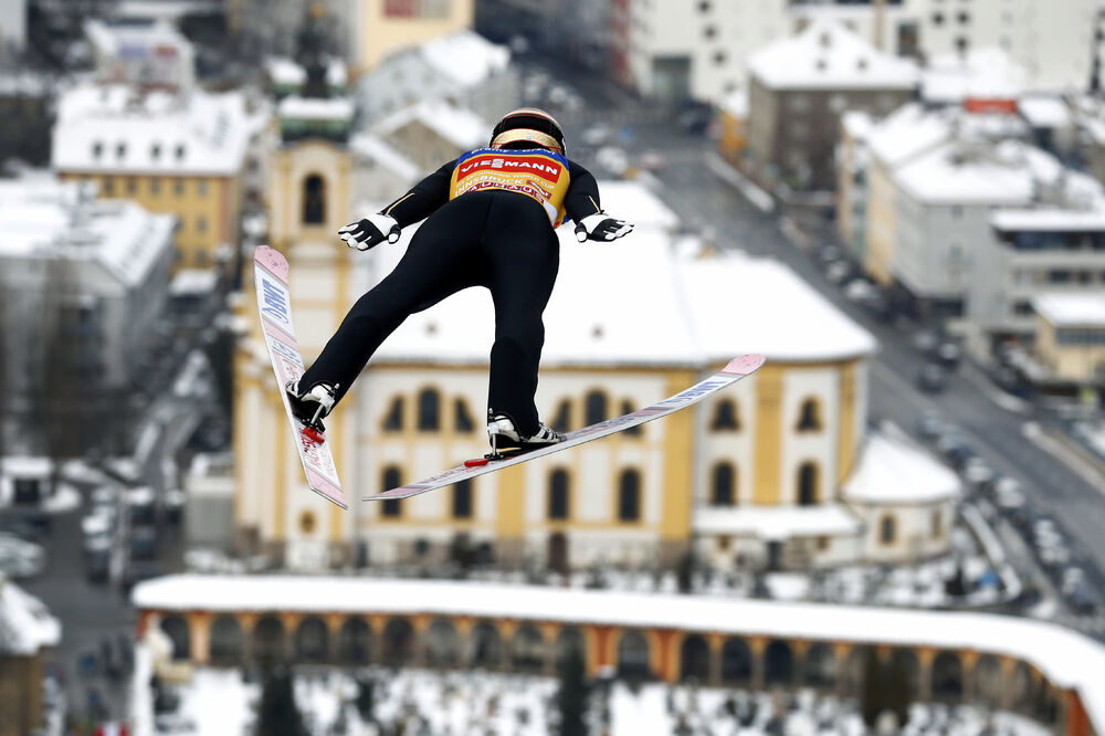 Kobajašijev let iznad Insbruka, Foto: AP/BETA