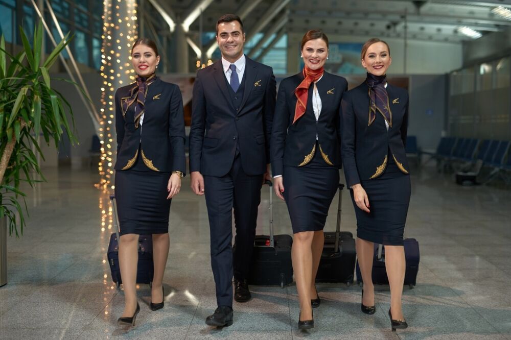 Uniforme Montenegro Airlinesa koje je dizajnirao Boris Ćalić, Foto: Đorđe Živaljević