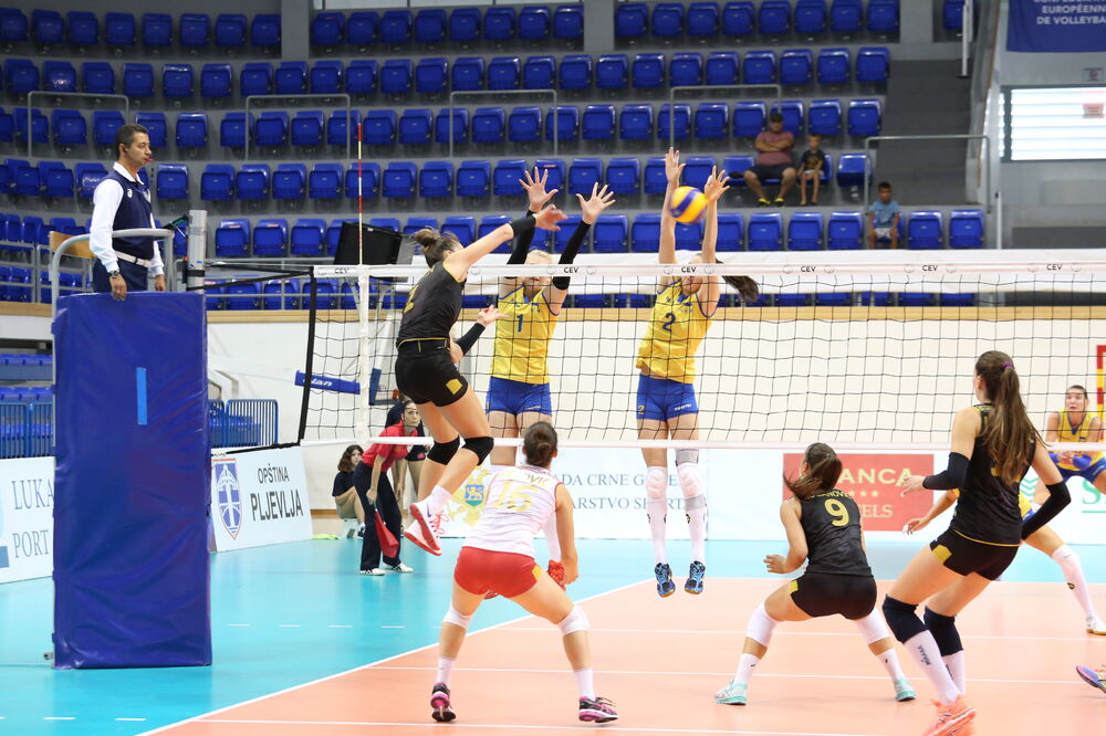 Sa meča Crna Gora - Ukrajina u Baru