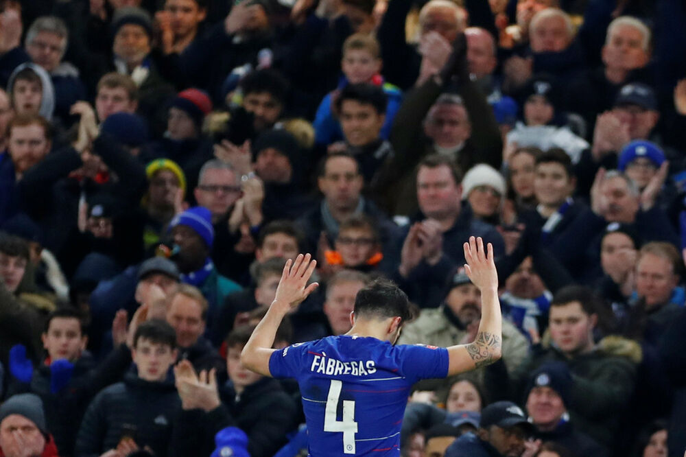 Sesk Fabregas pozdravlja navijače Čelsija, Foto: Reuters