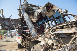 Šestoro učenika i vozač poginuli u Indiji: Autobus sletio u klisuru
