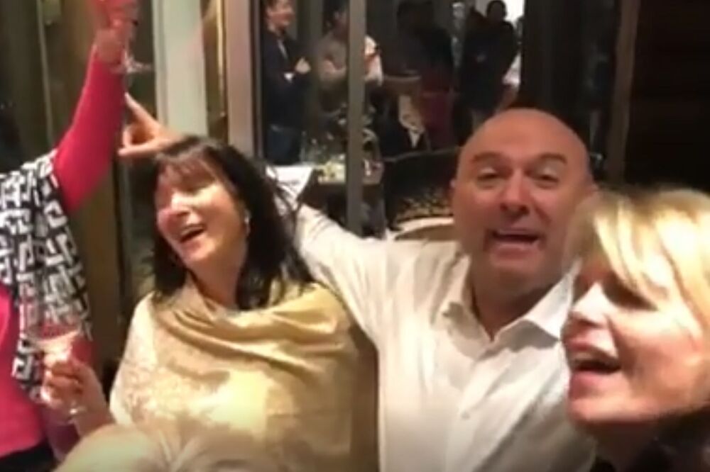 Carević na zabavi, Foto: Screenshot