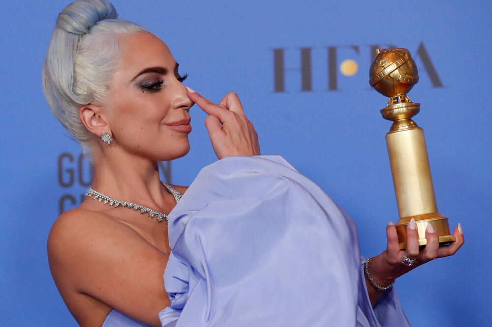 Lejdi Gaga sa "globuso", Foto: Reuters