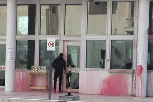 Anarhisti bacali boju na ambasadu SAD u Grčkoj