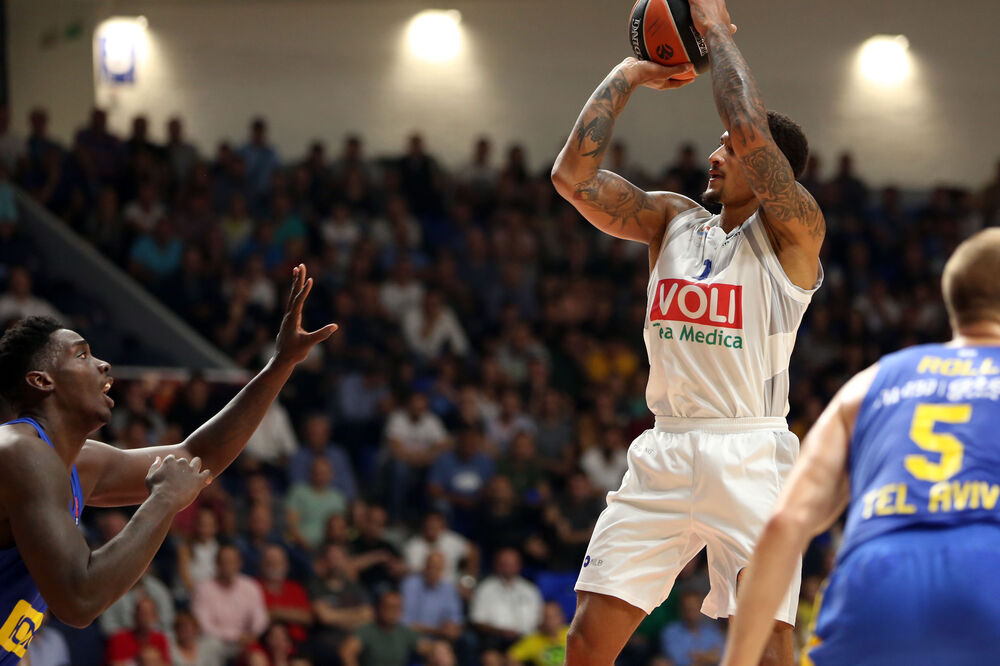 Edvin Džekson je sa 13 poena bio najefikasniji igrač Budućnosti na prvom meču sa Makabijem u "Morači, Foto: Filip Roganović