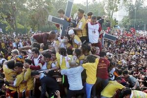 Crni Isus Nazarećanin: Stotine hiljada na ulicama Manile, mnogo...