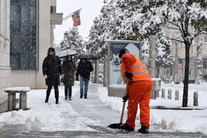 Prvi snijeg u Podgorici stvorio haos