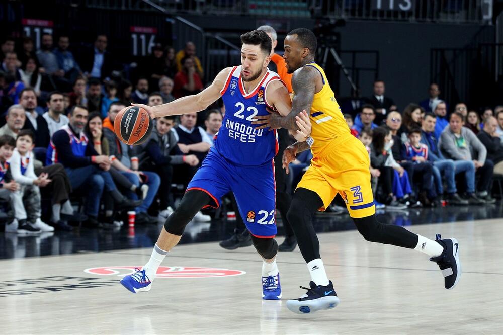Vasilije Micić je blistao sa 16 poena i osam asistencija u pobjedi Anadolu Efesa nad Himkijem