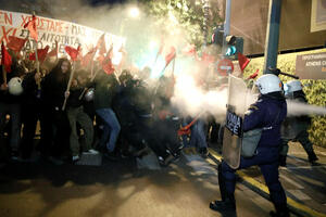Grčka policija bacila suzavac na demonstrante