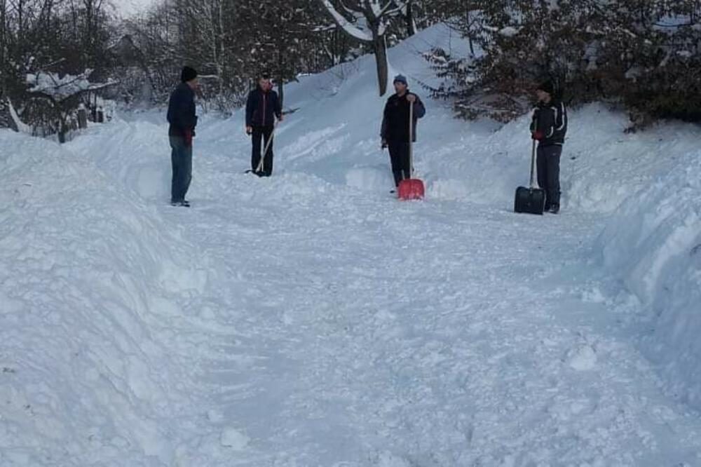 Čišćenje puta ka selu Klačine, Foto: Privatna arhiva