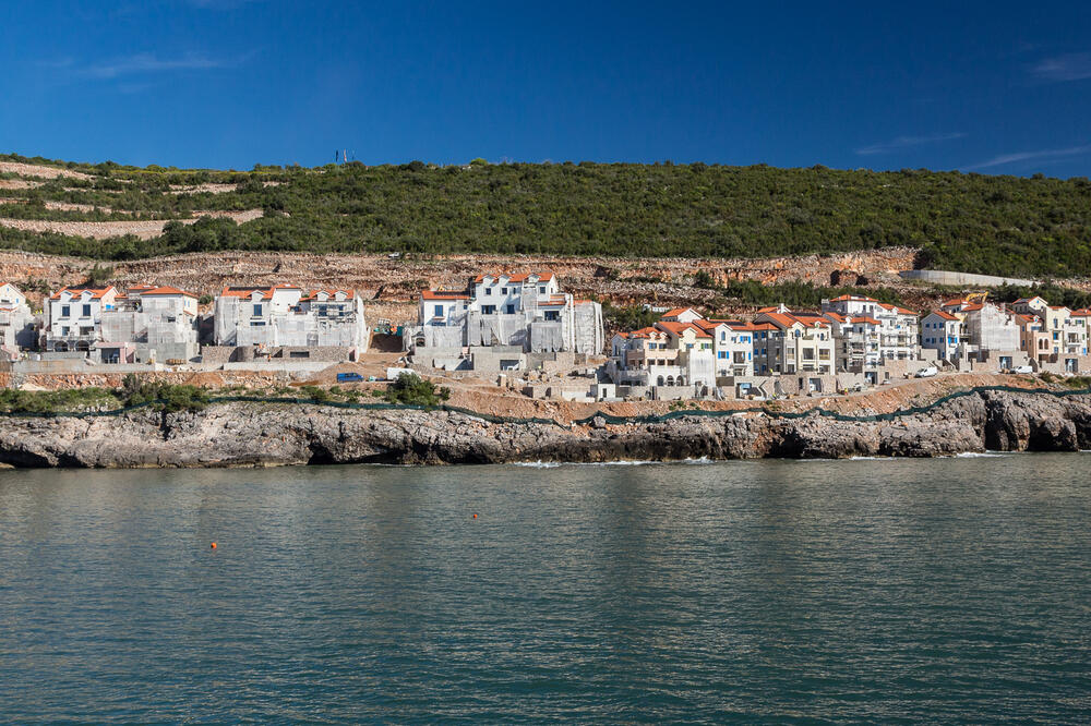 Otvorili lani prvi od sedam luksuznih hotela: Luštica bay, Foto: Martin Kmet