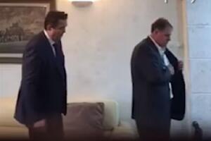 Pogledajte: Knežević uručio Stijepoviću 100.000 dolara