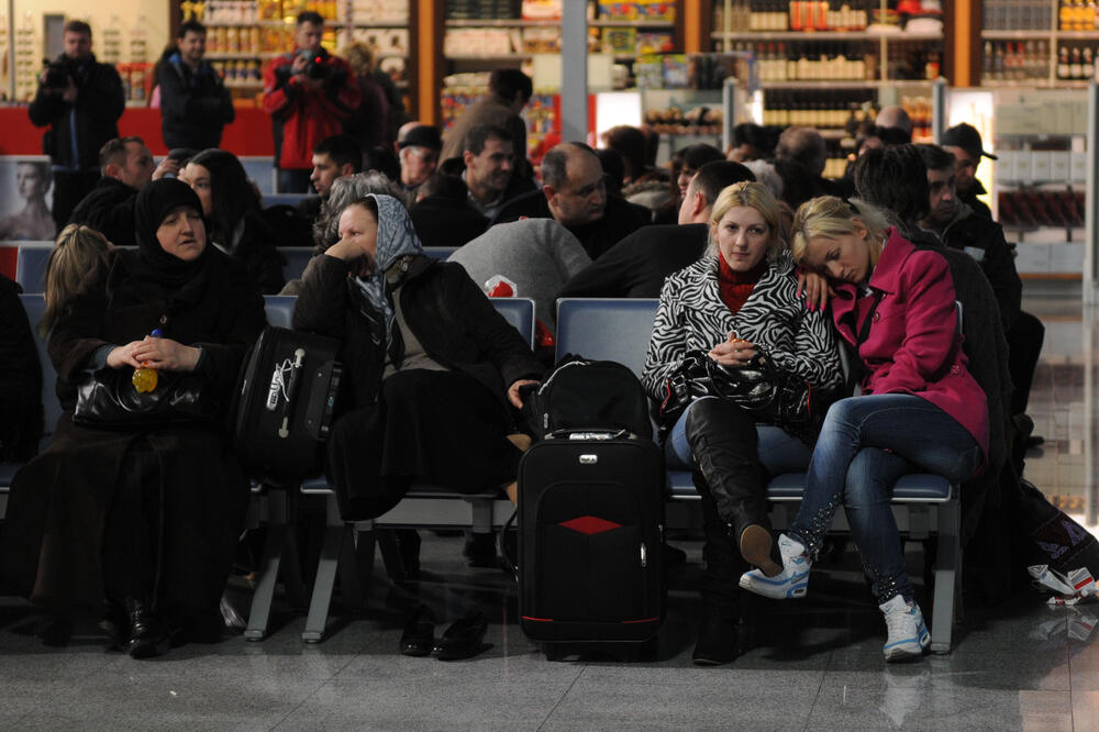 Let za Berlin juče više puta odlagan (arhiva), Foto: Savo Prelević