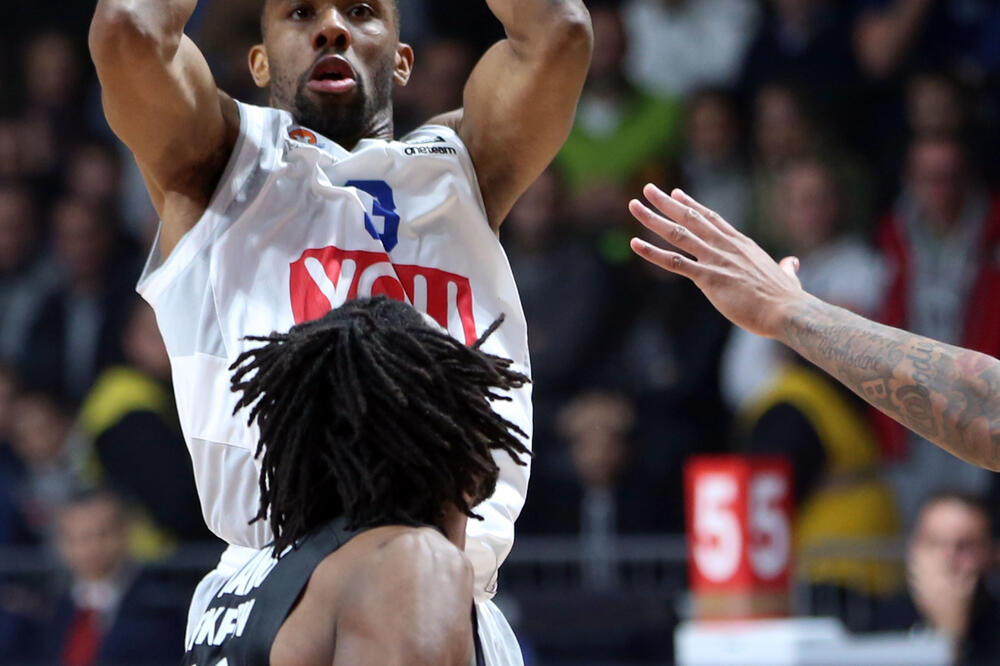 Noris Kol postiže koš za pobjedu nad Darušafakom, Foto: Filip Roganović