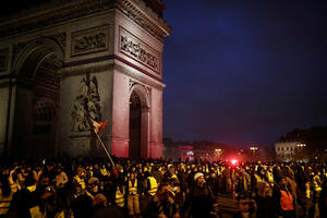 Na protestima u Francuskoj skoro 2.000 privedenih