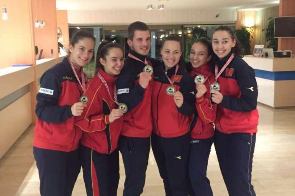 Karatisti, Foto: Mina